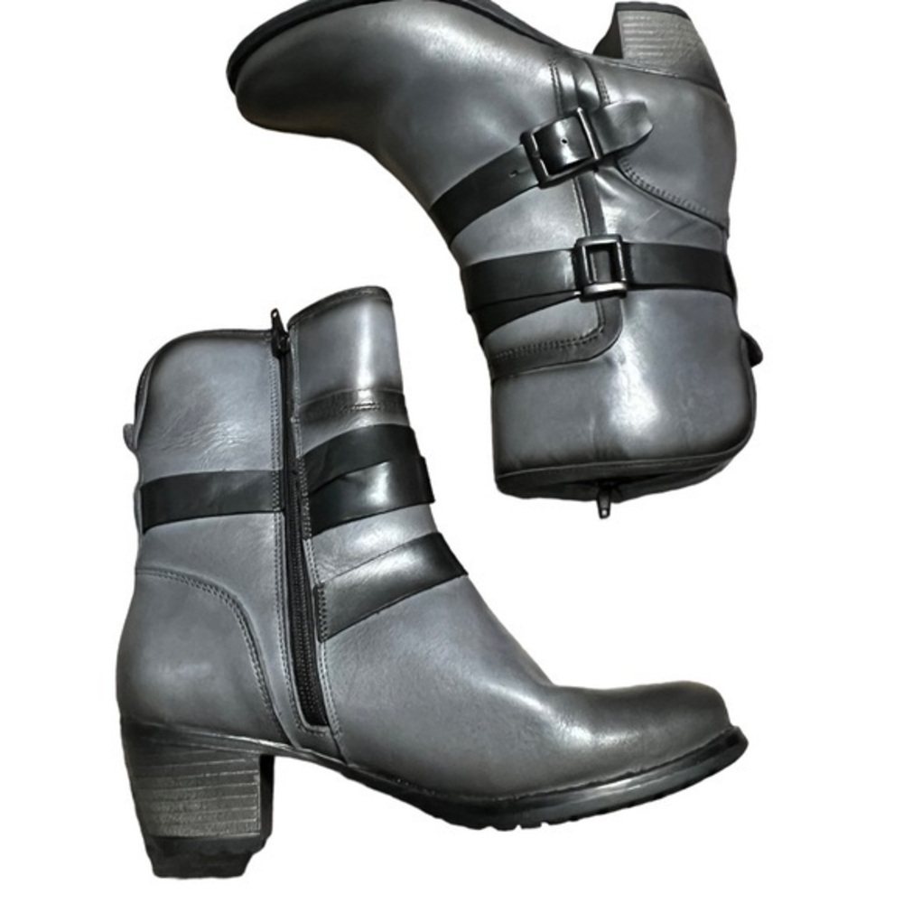 Eric Michael Gray With Black Strap Boots Size 5.5